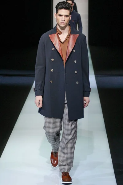 Look 28